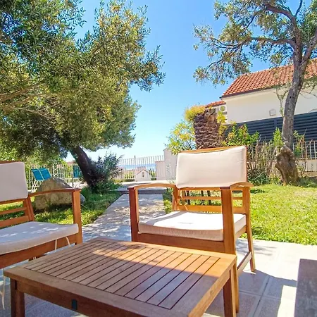 Family On The Coast * Promajna